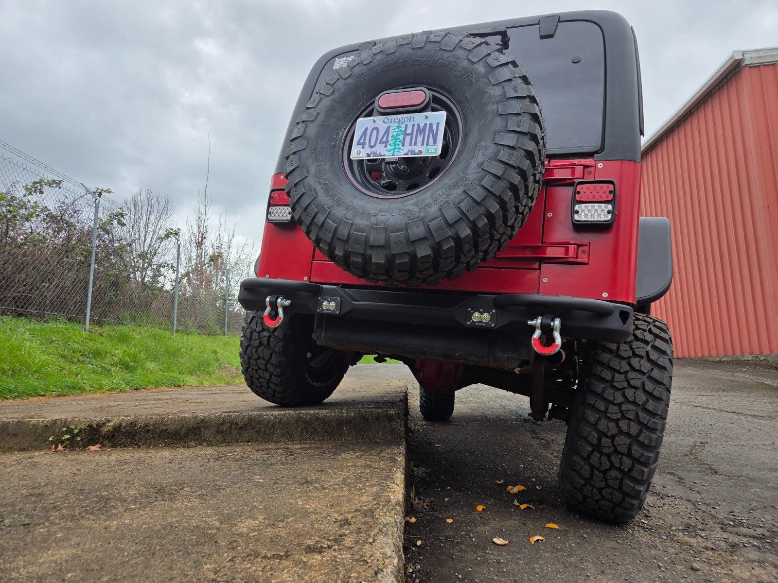 JEEP TJ/LJ MOD SERIES REAR BUMPER W/ D-RINGS + STEPS